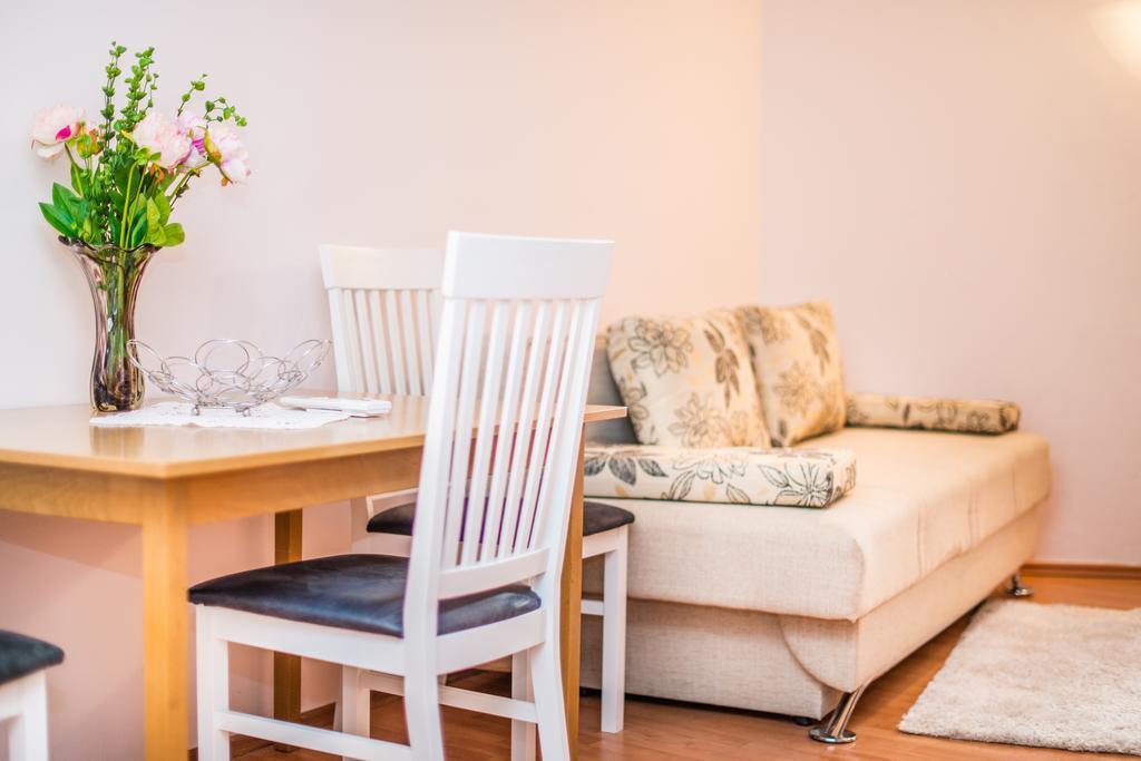 Apartments Dominik โรวีน ภายนอก รูปภาพ