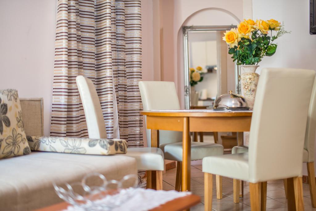 Apartments Dominik โรวีน ภายนอก รูปภาพ